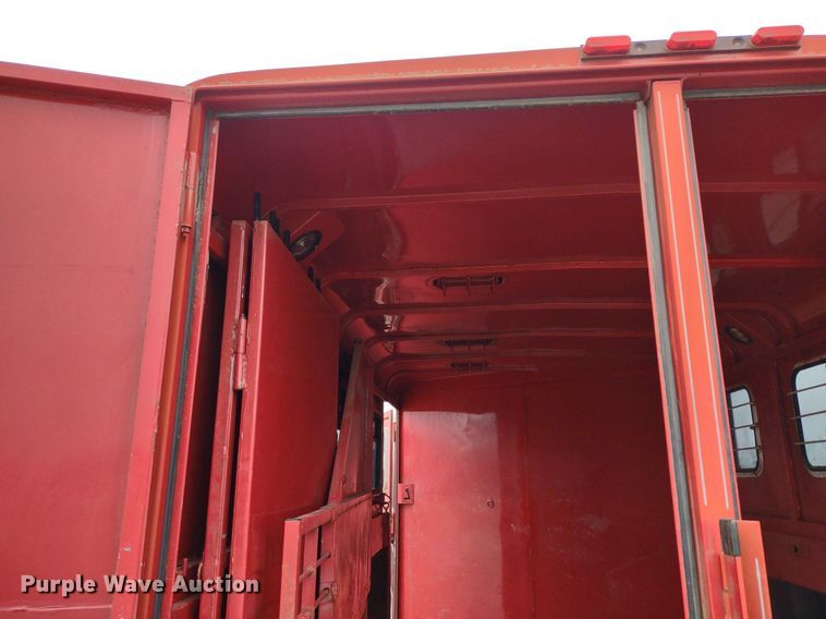 image for item DQ1589 1998 Titan Renegade II  livestock trailer