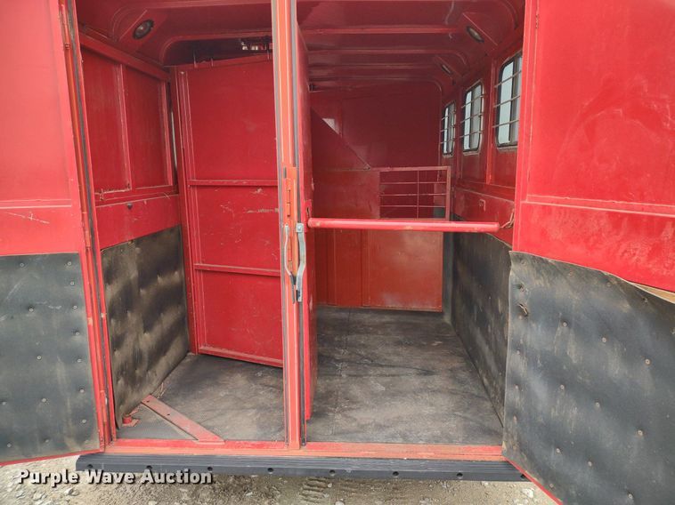 image for item DQ1589 1998 Titan Renegade II  livestock trailer