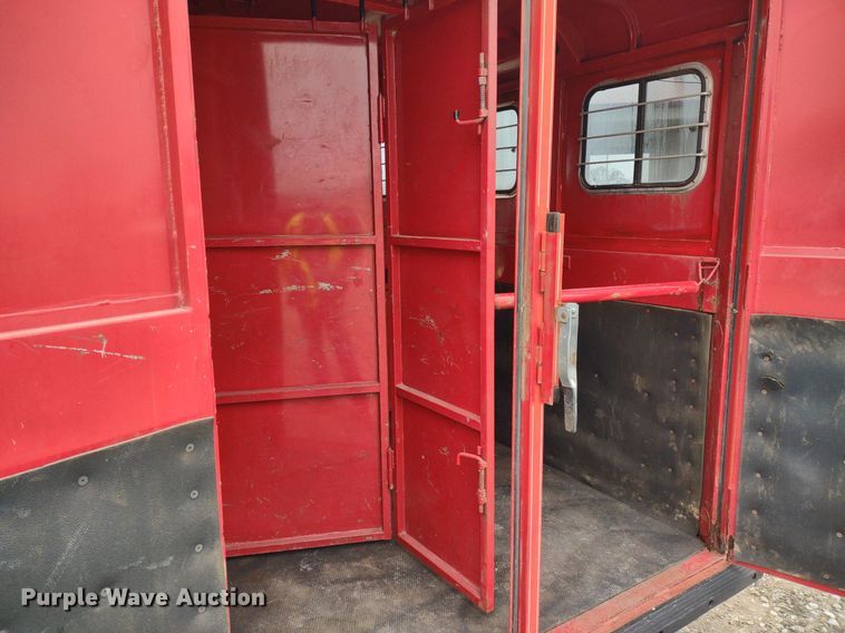 image for item DQ1589 1998 Titan Renegade II  livestock trailer