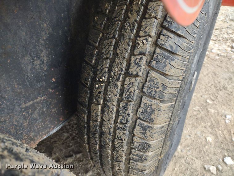 image for item DQ1589 1998 Titan Renegade II  livestock trailer