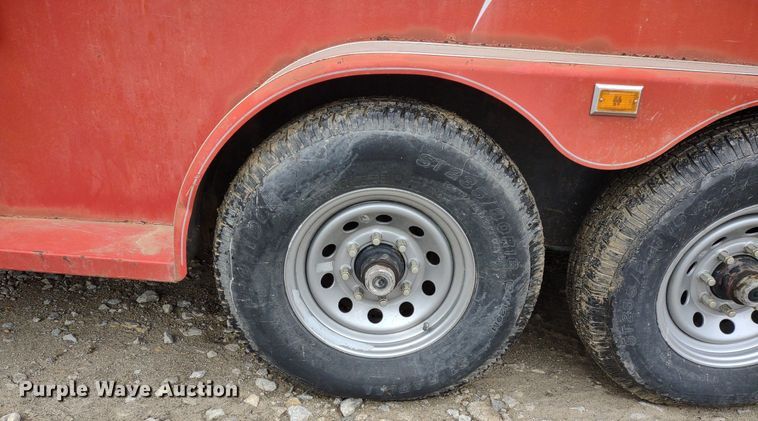 image for item DQ1589 1998 Titan Renegade II  livestock trailer