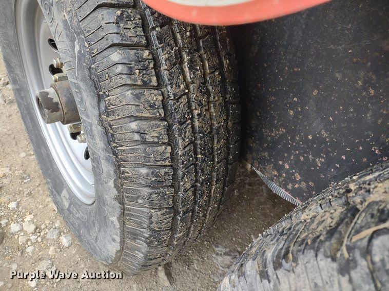 image for item DQ1589 1998 Titan Renegade II  livestock trailer