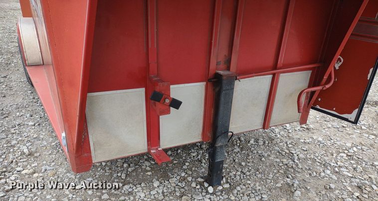 image for item DQ1589 1998 Titan Renegade II  livestock trailer