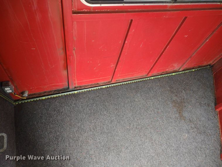 image for item DQ1589 1998 Titan Renegade II  livestock trailer