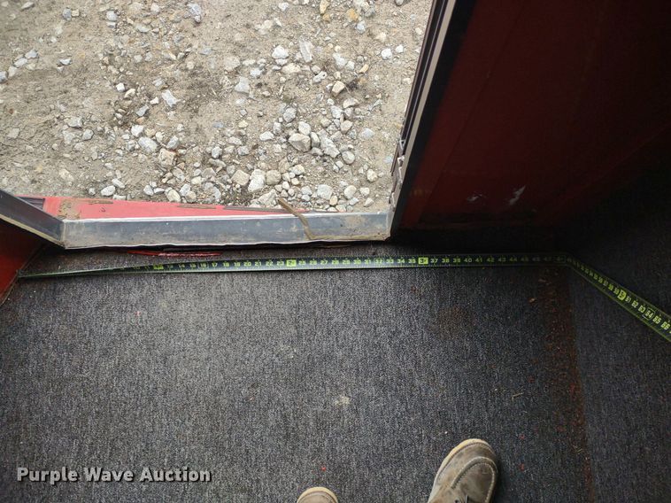 image for item DQ1589 1998 Titan Renegade II  livestock trailer