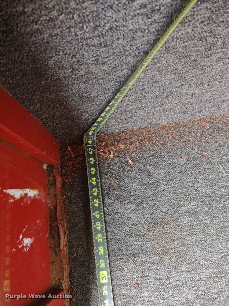 image for item DQ1589 1998 Titan Renegade II  livestock trailer