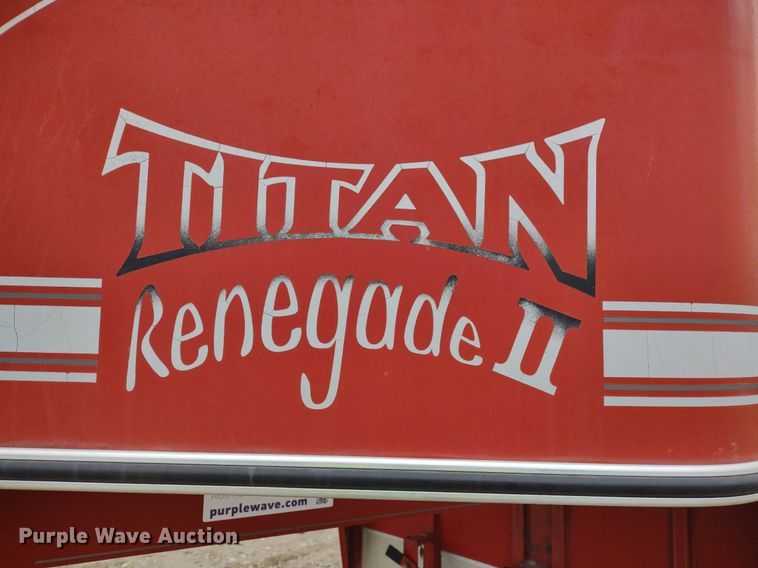 image for item DQ1589 1998 Titan Renegade II  livestock trailer