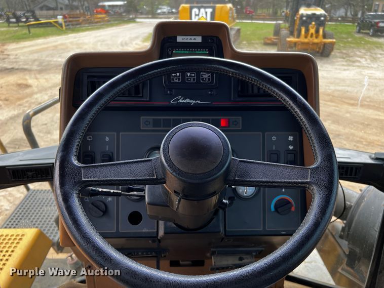 image for item DQ1987 1993 Caterpillar Challenger 85C  tractor