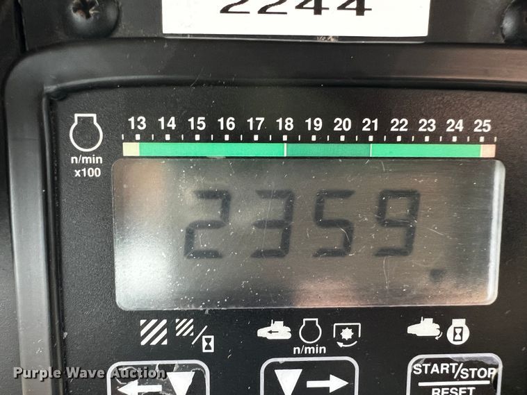 image for item DQ1987 1993 Caterpillar Challenger 85C  tractor