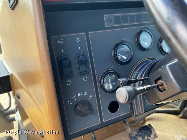 image for item DQ1987 1993 Caterpillar Challenger 85C  tractor