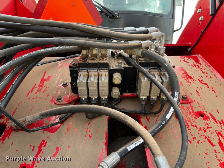 image for item DQ2018 2013 Versatile 575  4WD tractor