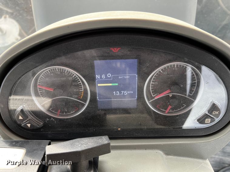 image for item DQ2018 2013 Versatile 575  4WD tractor