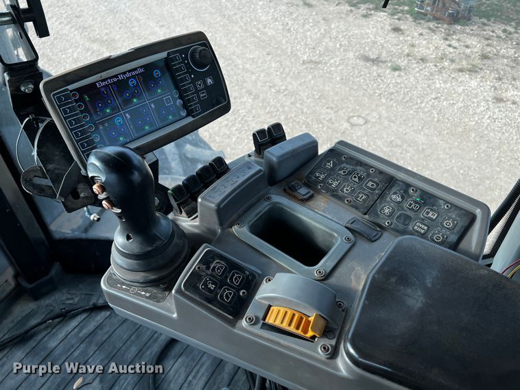 image for item DQ2018 2013 Versatile 575  4WD tractor