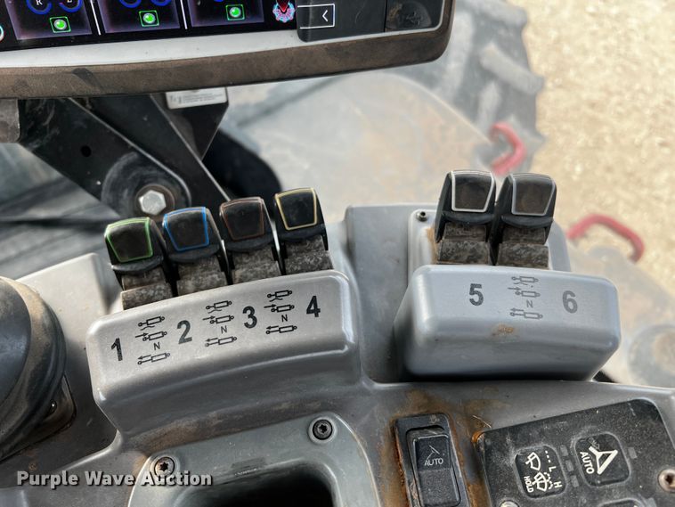 image for item DQ2018 2013 Versatile 575  4WD tractor