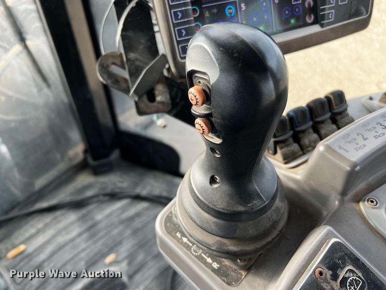 image for item DQ2018 2013 Versatile 575  4WD tractor