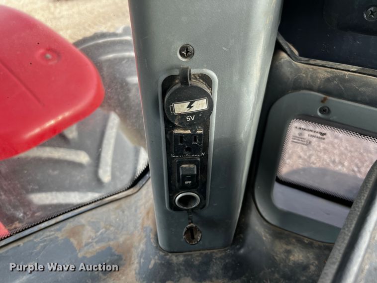 image for item DQ2018 2013 Versatile 575  4WD tractor