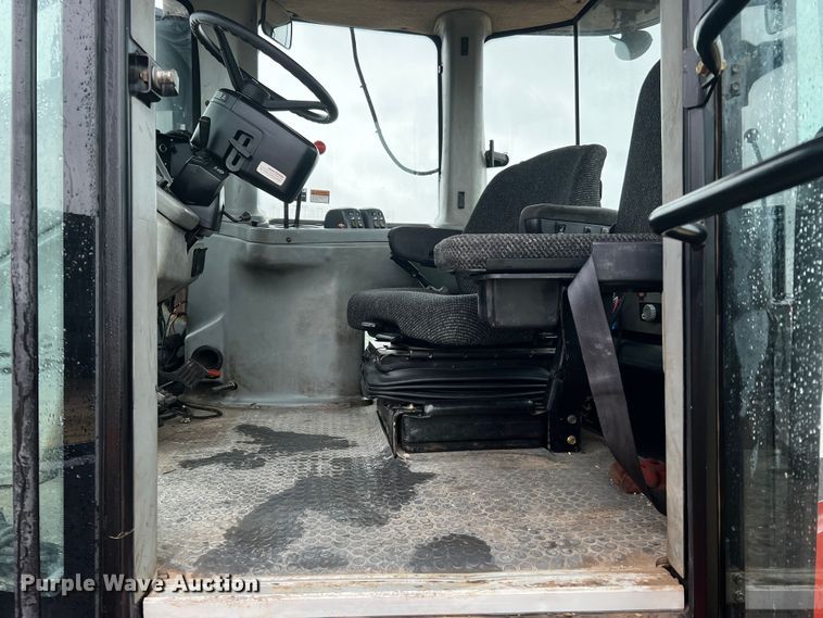 image for item DQ2019 2008 Versatile 485  4WD tractor