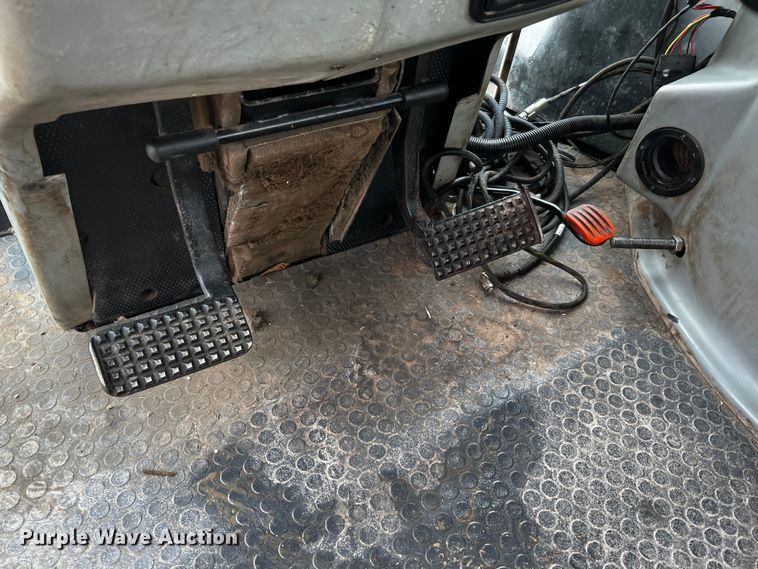 image for item DQ2019 2008 Versatile 485  4WD tractor