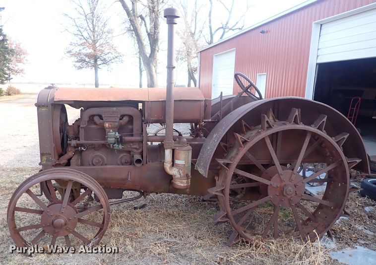 image for item DQ3909 McCormick-Deering  tractor