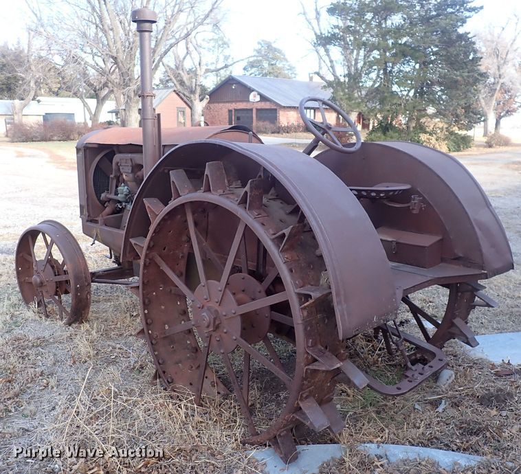 image for item DQ3909 McCormick-Deering  tractor