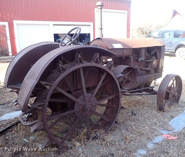 image for item DQ3909 McCormick-Deering  tractor