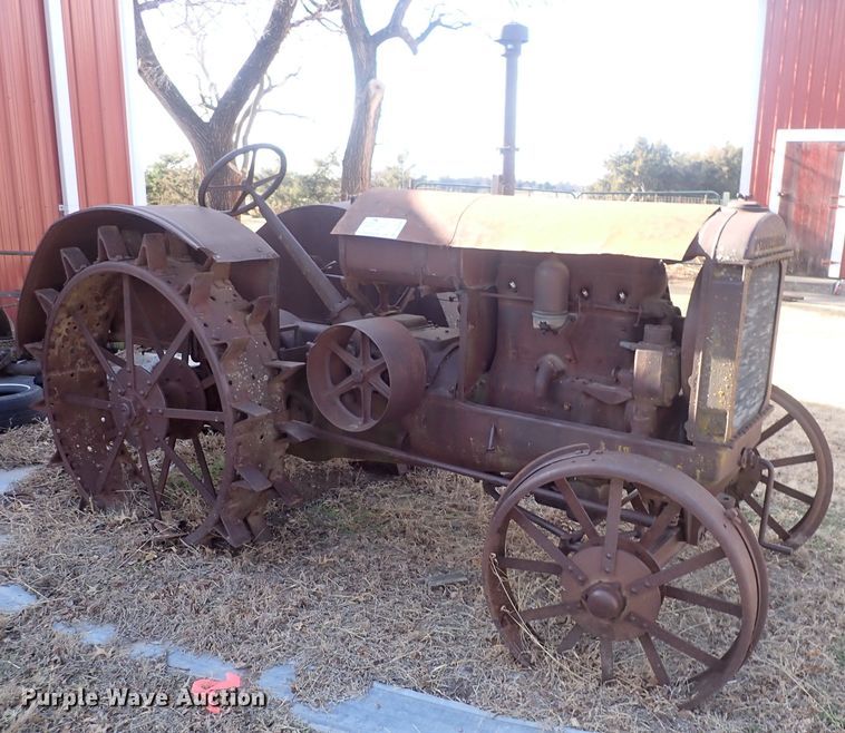 image for item DQ3909 McCormick-Deering  tractor