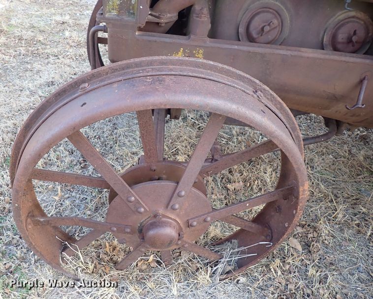 image for item DQ3909 McCormick-Deering  tractor