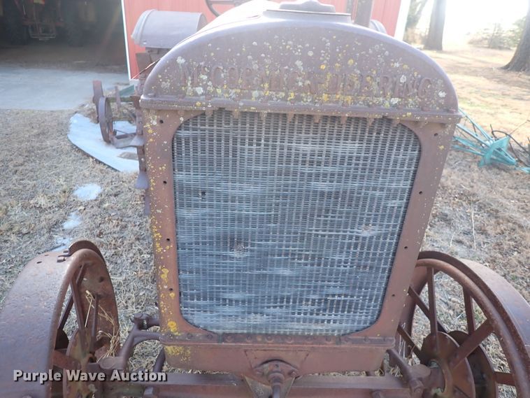 image for item DQ3909 McCormick-Deering  tractor