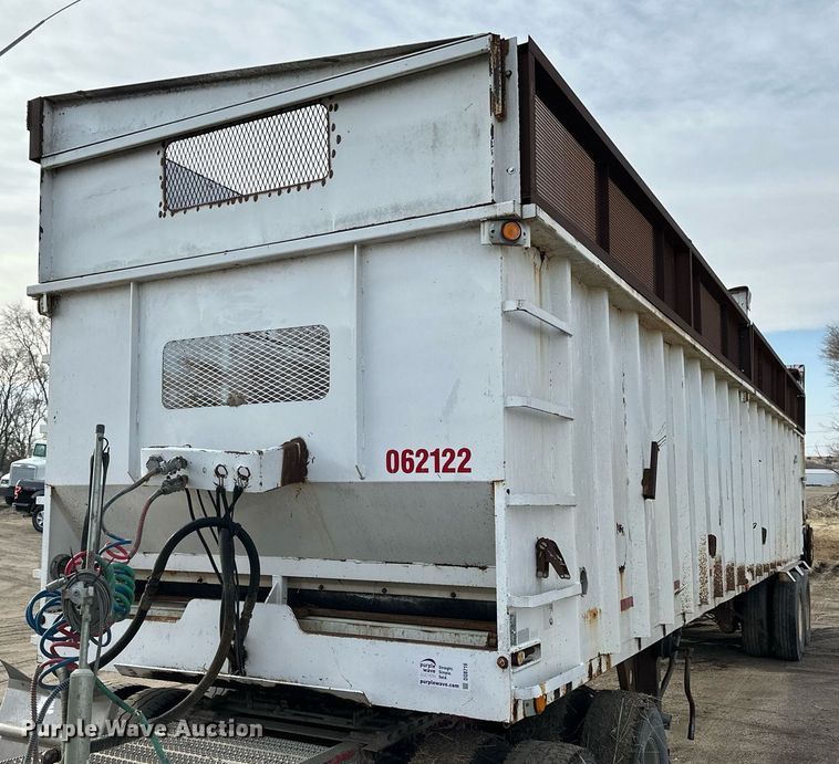 image for item DQ8716 2006 Artex  silage trailer