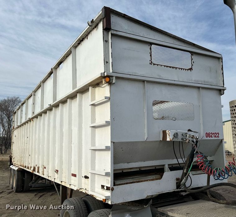 image for item DQ8716 2006 Artex  silage trailer