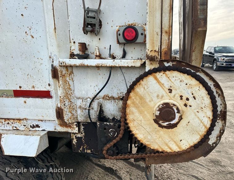 image for item DQ8716 2006 Artex  silage trailer