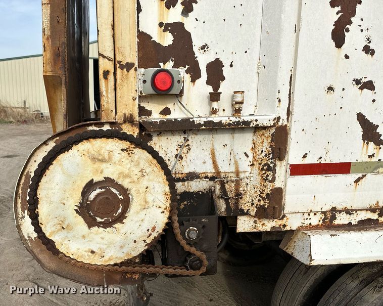 image for item DQ8716 2006 Artex  silage trailer