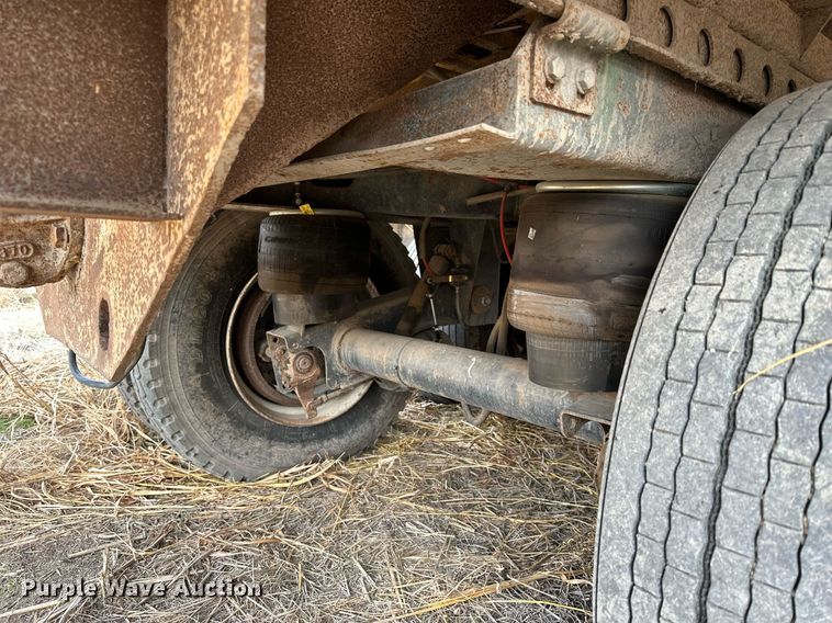 image for item DQ8716 2006 Artex  silage trailer