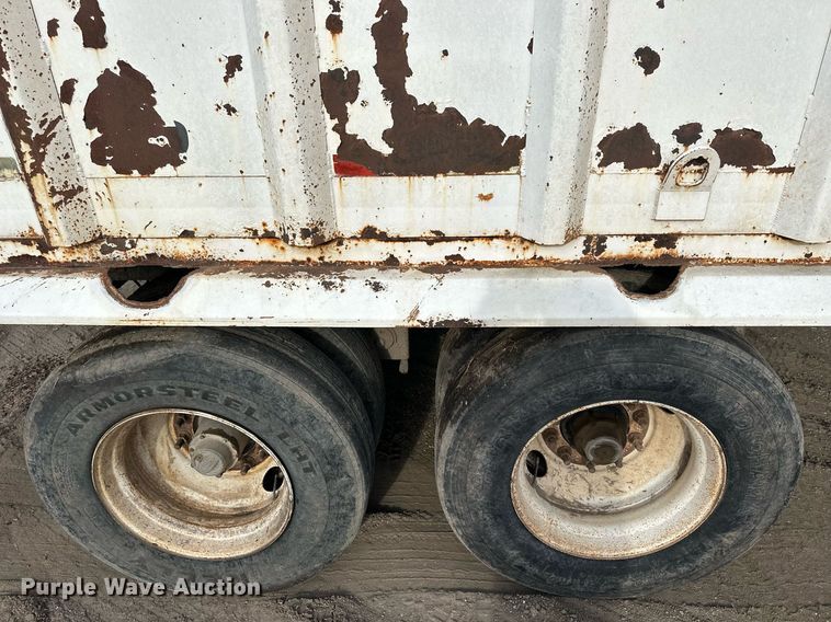 image for item DQ8716 2006 Artex  silage trailer