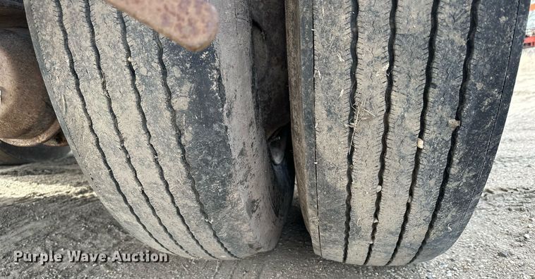 image for item DQ8716 2006 Artex  silage trailer