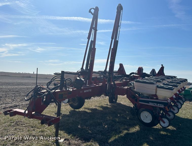 image for item DR5026 White 6100  no-till planter