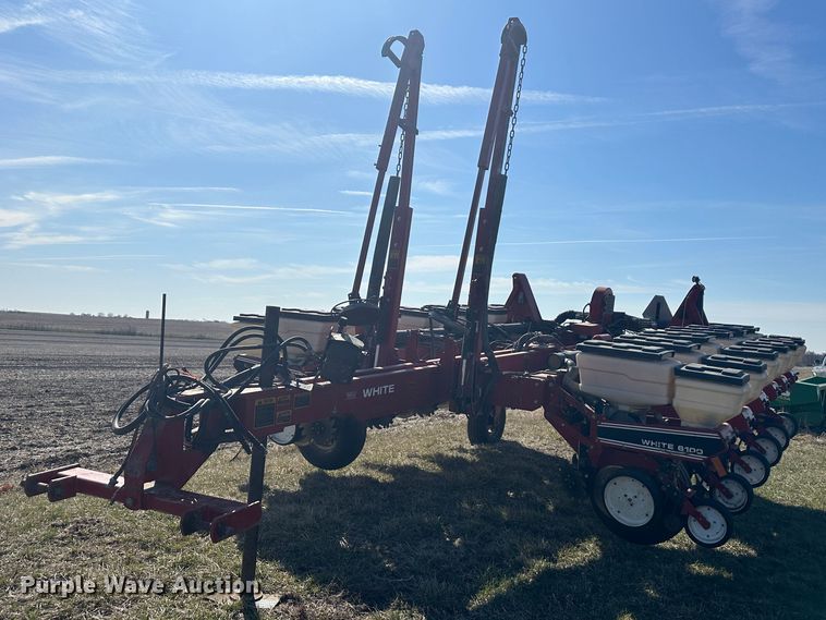 image for item DR5026 White 6100  no-till planter