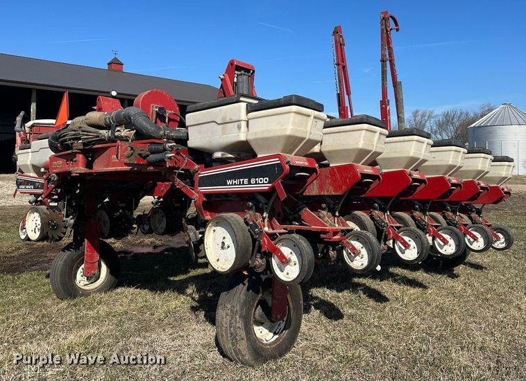 image for item DR5026 White 6100  no-till planter