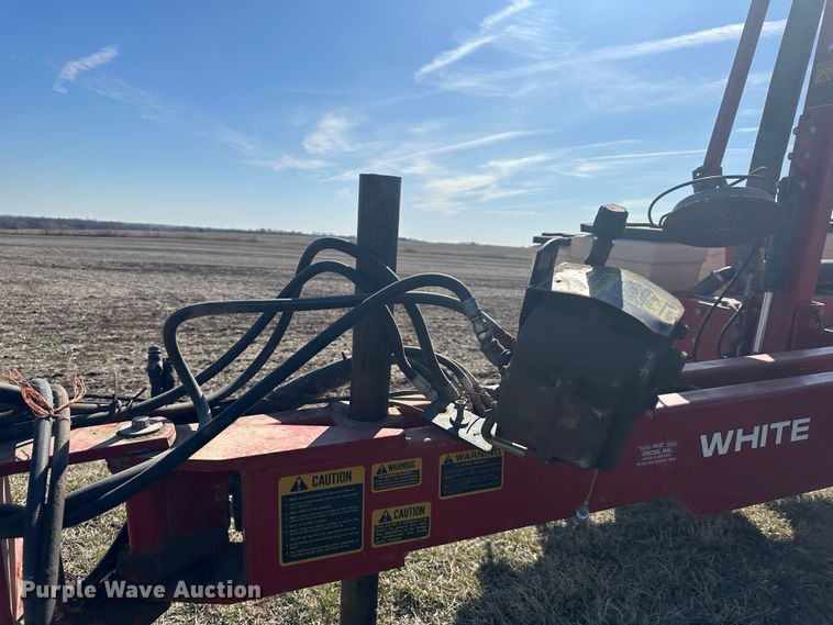 image for item DR5026 White 6100  no-till planter