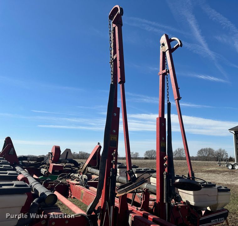 image for item DR5026 White 6100  no-till planter