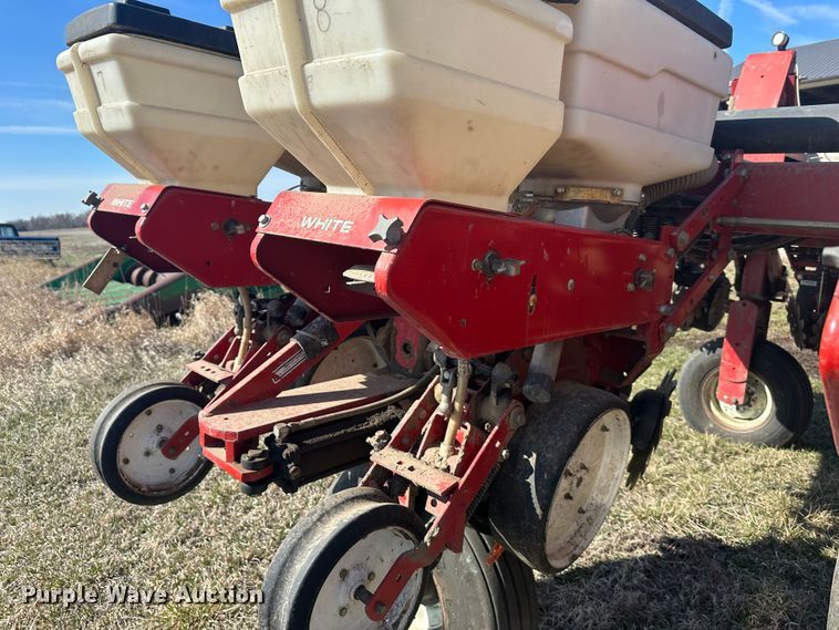 image for item DR5026 White 6100  no-till planter