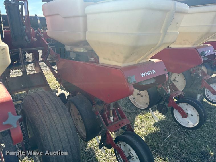 image for item DR5026 White 6100  no-till planter