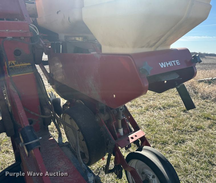 image for item DR5026 White 6100  no-till planter