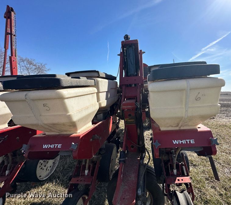 image for item DR5026 White 6100  no-till planter