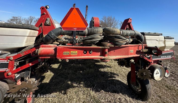 image for item DR5026 White 6100  no-till planter