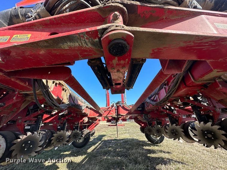 image for item DR5026 White 6100  no-till planter