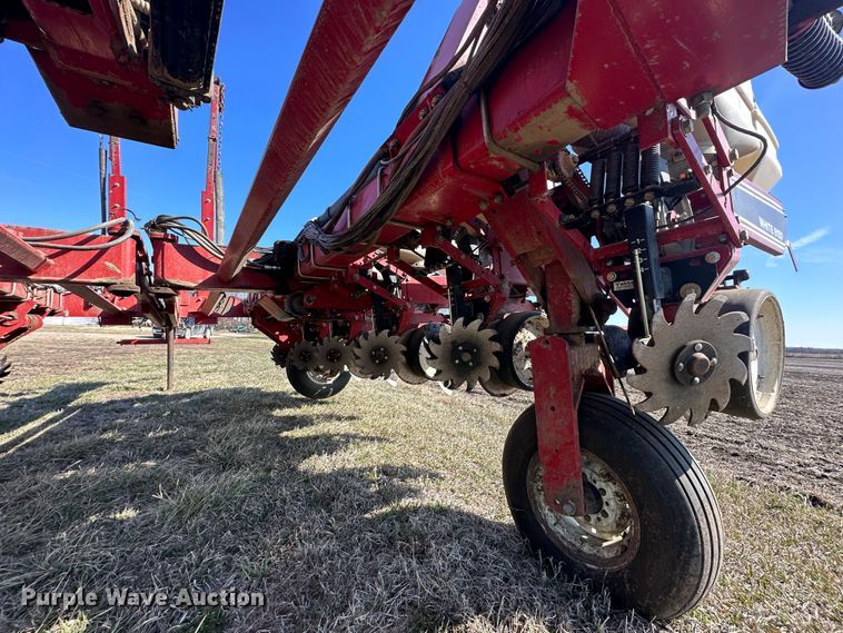 image for item DR5026 White 6100  no-till planter