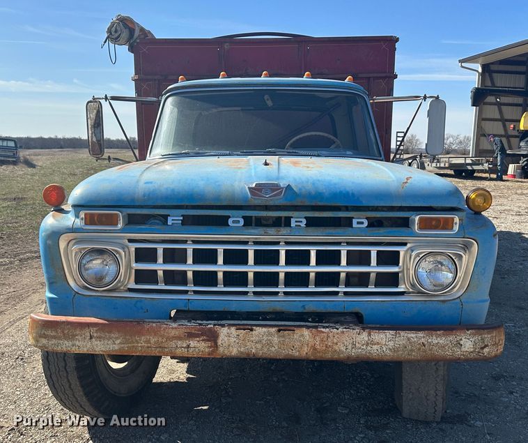 image for item DR5027 1966 Ford F750  grain truck