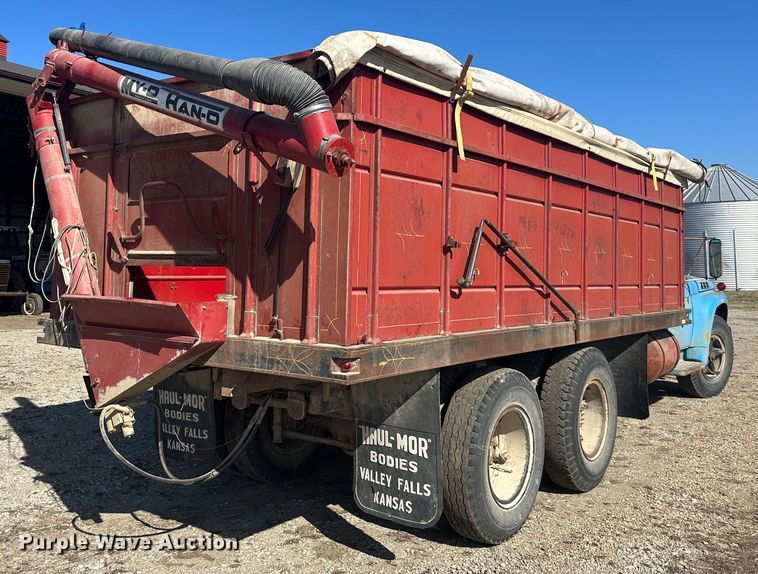 image for item DR5027 1966 Ford F750  grain truck