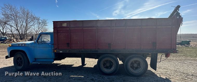 image for item DR5027 1966 Ford F750  grain truck